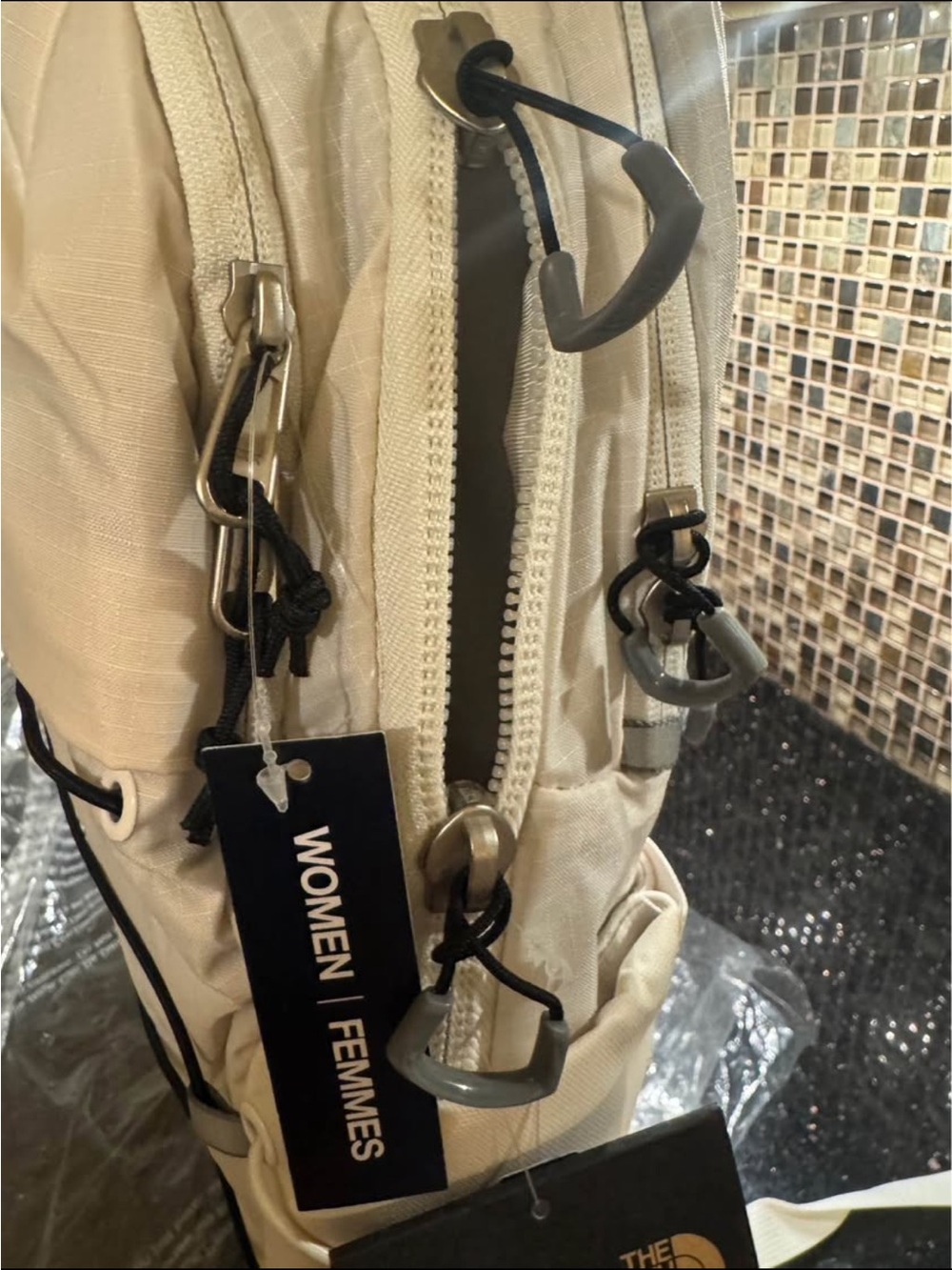The North Face Womens Cream Backpack with Front Bungee NEW - Picture 4 of 8